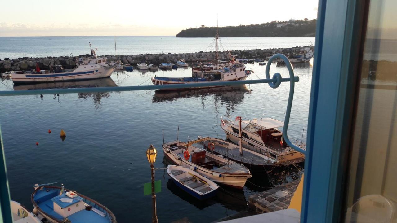 Appartement La Casa Di Titina à Procida Extérieur photo