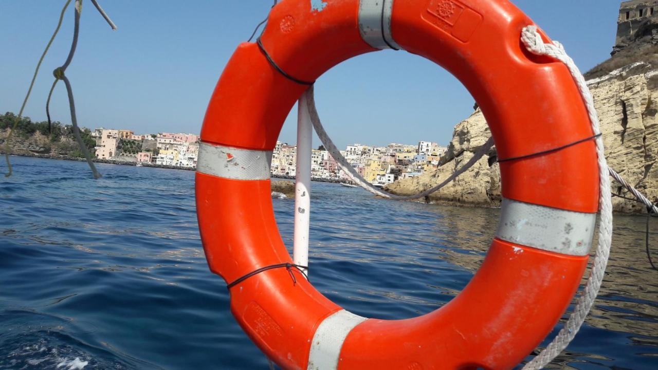 Appartement La Casa Di Titina à Procida Extérieur photo