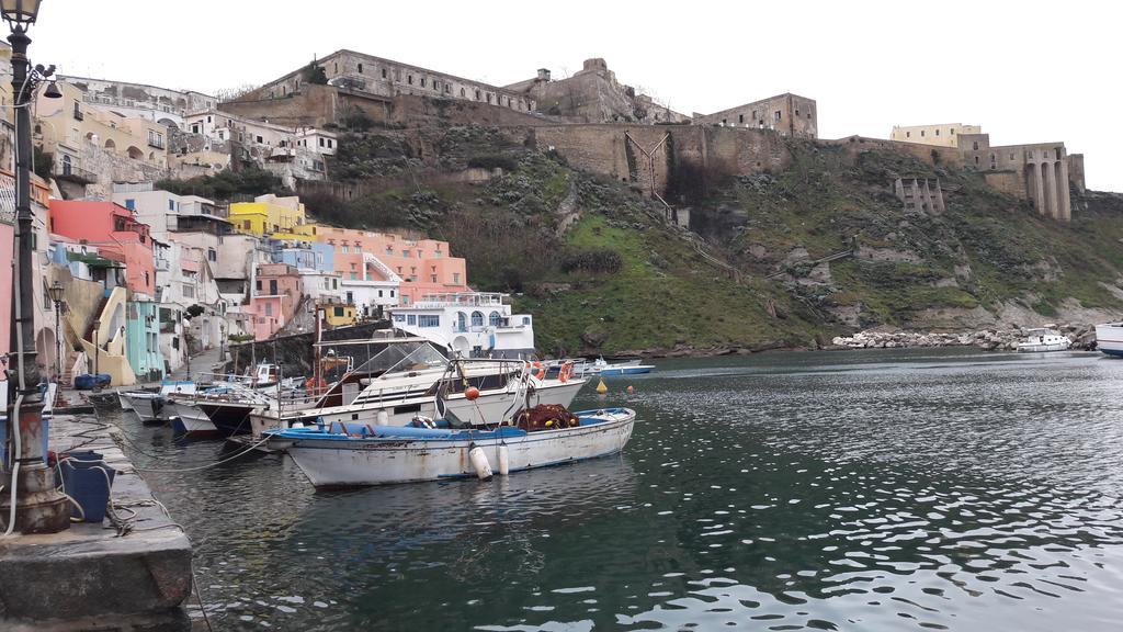 Appartement La Casa Di Titina à Procida Extérieur photo